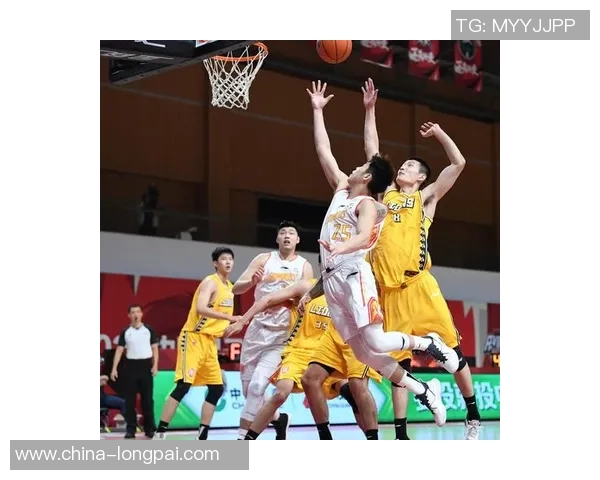 深圳队与浙江广厦队激战正酣谁能在这场对决中笑到最后